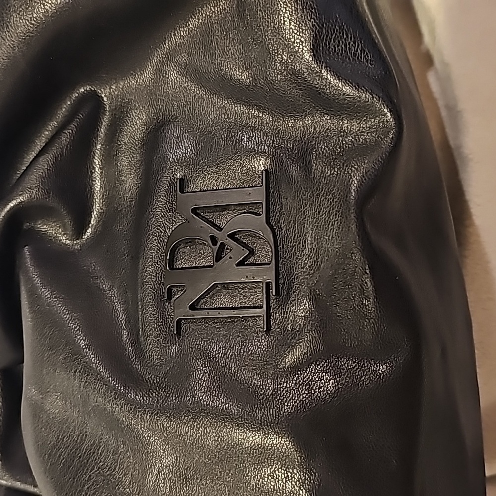 Badgley Mischka clutch style bag with metal chain black new with tag - Picture 4 of 9